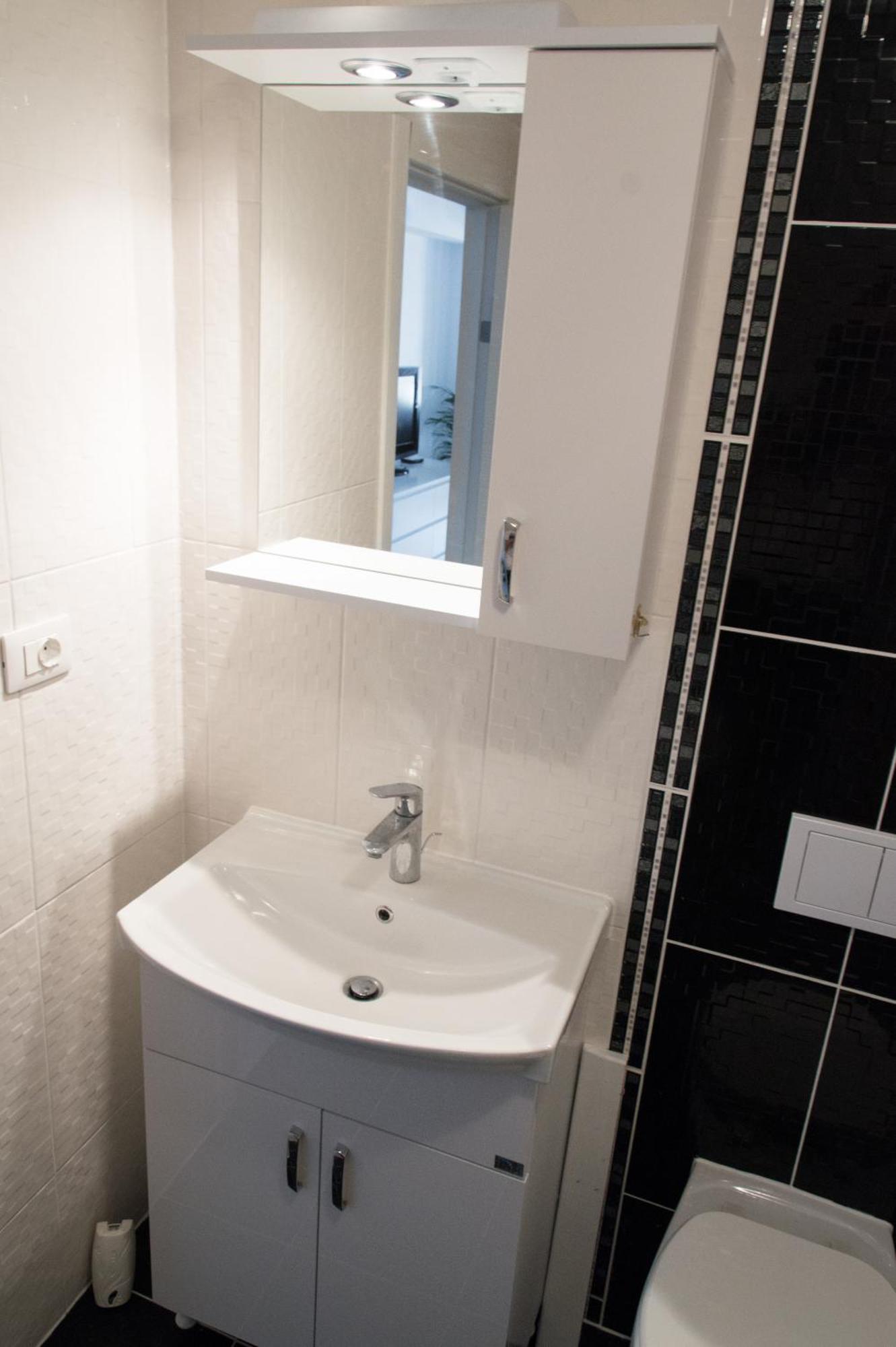 Airport Residence - 5 Mins From Airport Отопени Екстериор снимка