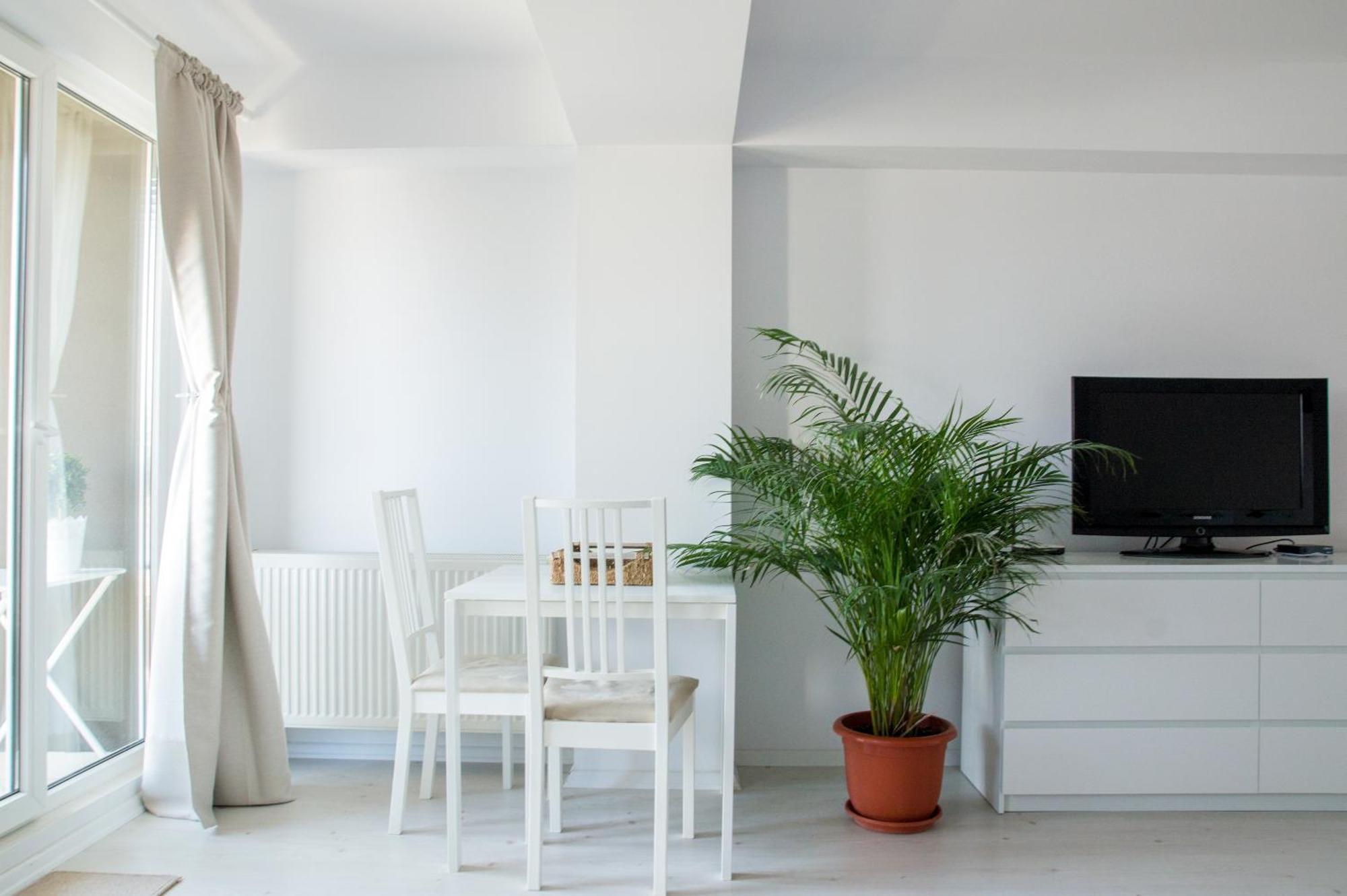 Airport Residence - 5 Mins From Airport Отопени Екстериор снимка